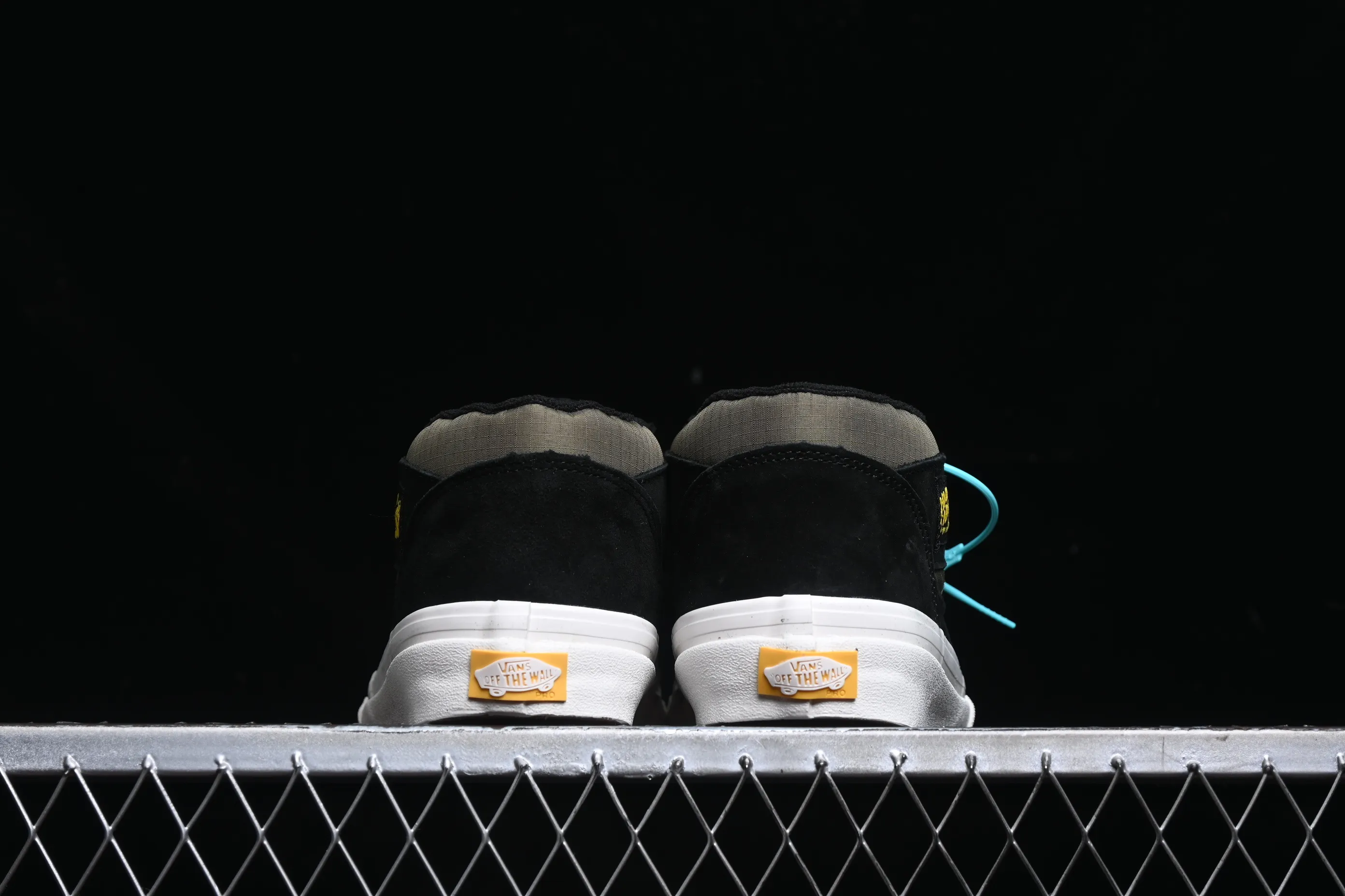 All categories Vans Vans series Vans Mid Vans China Vans Half Cab Pro Vans official retro casual simple versatile skateboard shoes VN0A38CP0QG